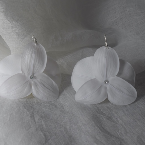 White Phalaenopsis Orchid True Touch Artificial Earrings. - Picture 6 of 9